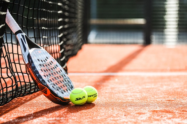 Familieferie med fart på – padel for børn og voksne